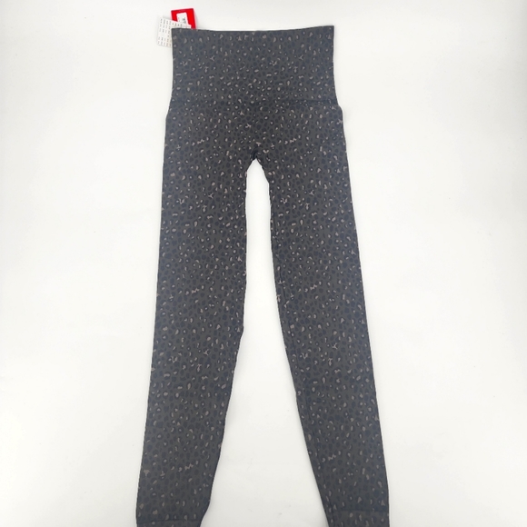 SPANX Look at Me Now Olive Leopard Seamless Slimming Leggings - Picture 7 of 7